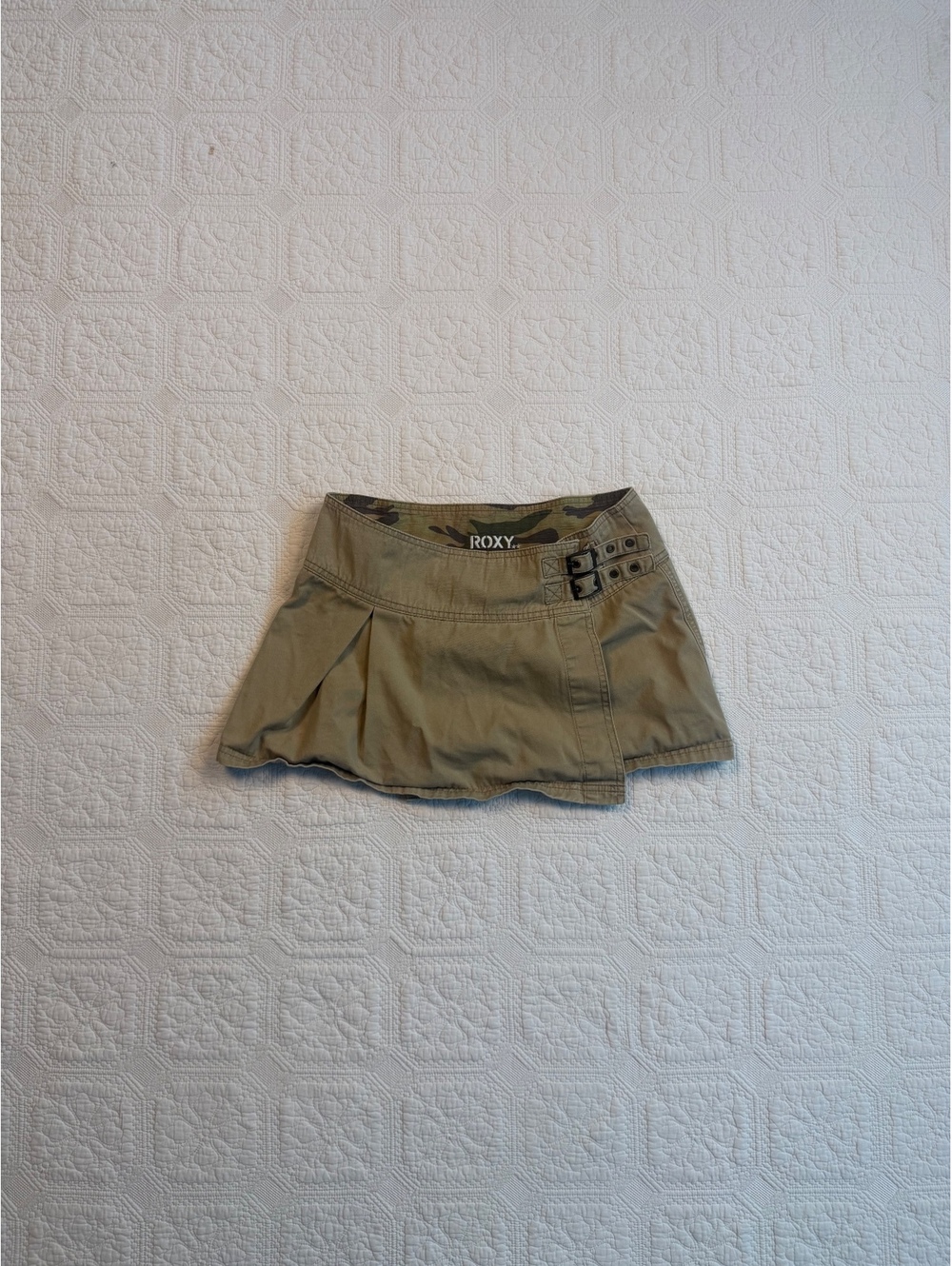 Y2K Roxy Women's Khaki Mini Skirt with Buckle Detail Size 3 Cotton